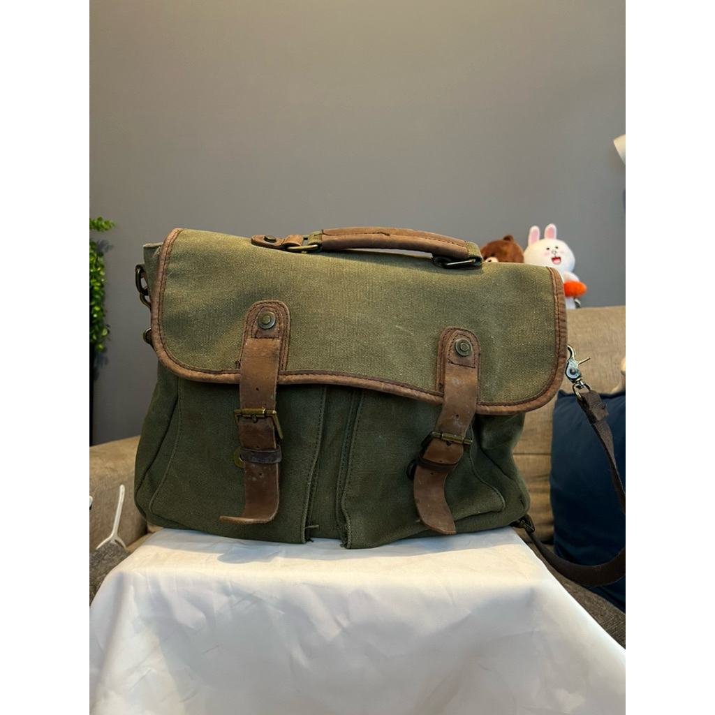 Preloved - Zapatos green canvas messenger bag
