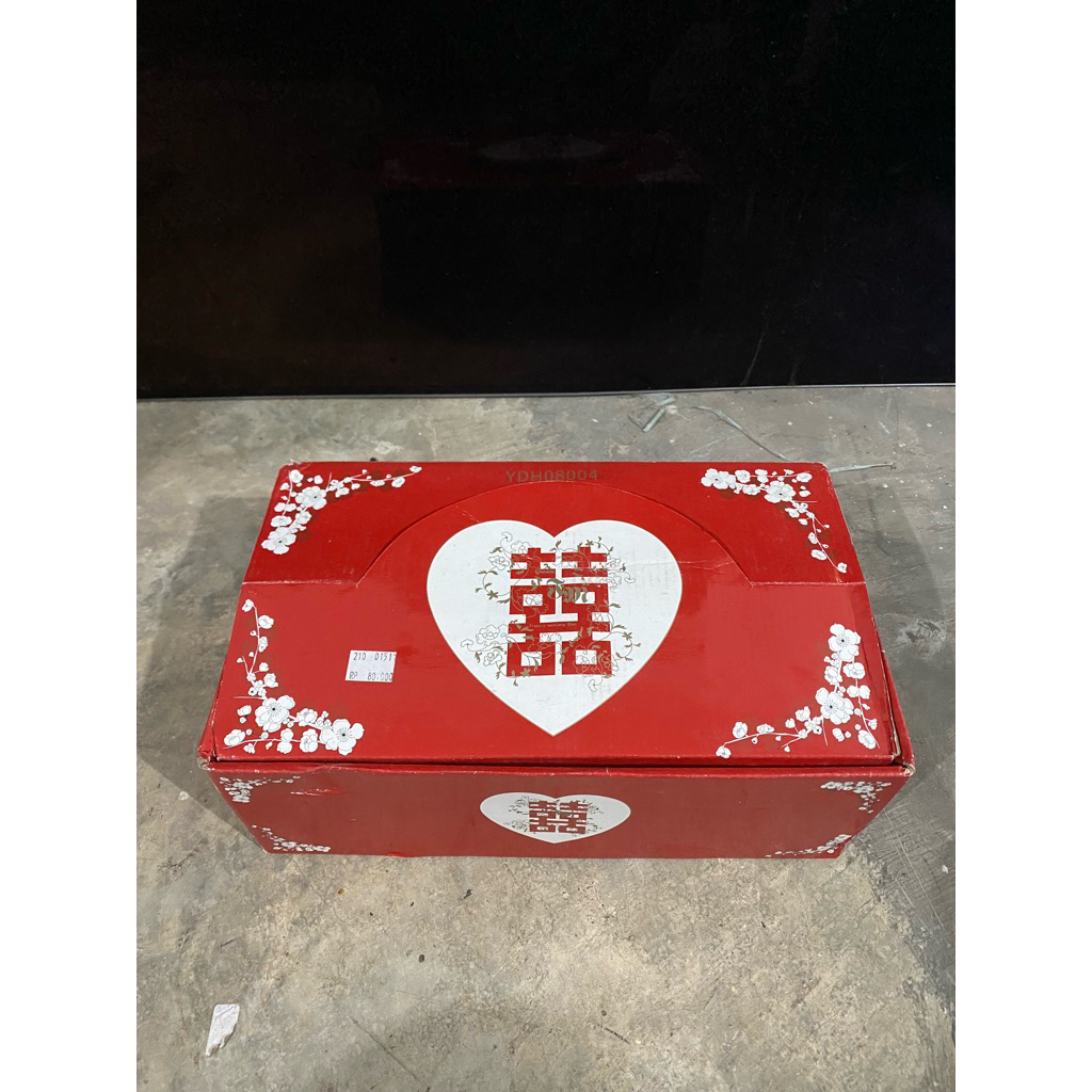 PL Set Teko Teh / Kopi Keramik Dan 4 Gelas Motif Pernikahan Double Happiness (teko ada kesan bergari