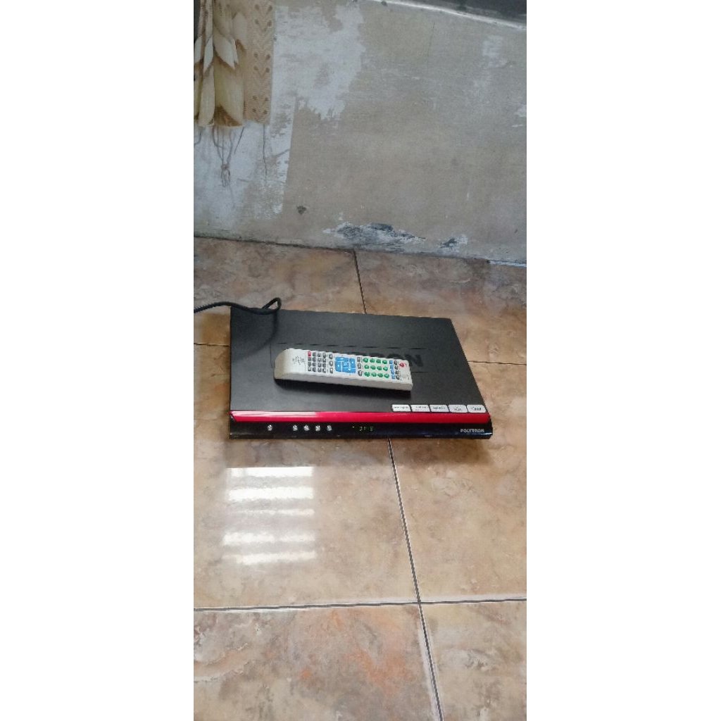 DVD VCD CD PLAYER POLYTRON ALAT PEMUTAR DVD DVD2091K NORMAL MIC NORMAL READY ADA REMOT