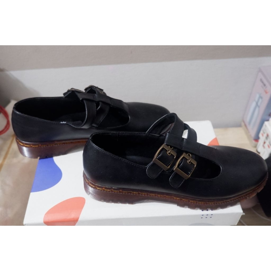 Dianable Kara Docmart Maryjanes Shoes Kerja Size 40 (26 cm) — Baru Belum Dipakai