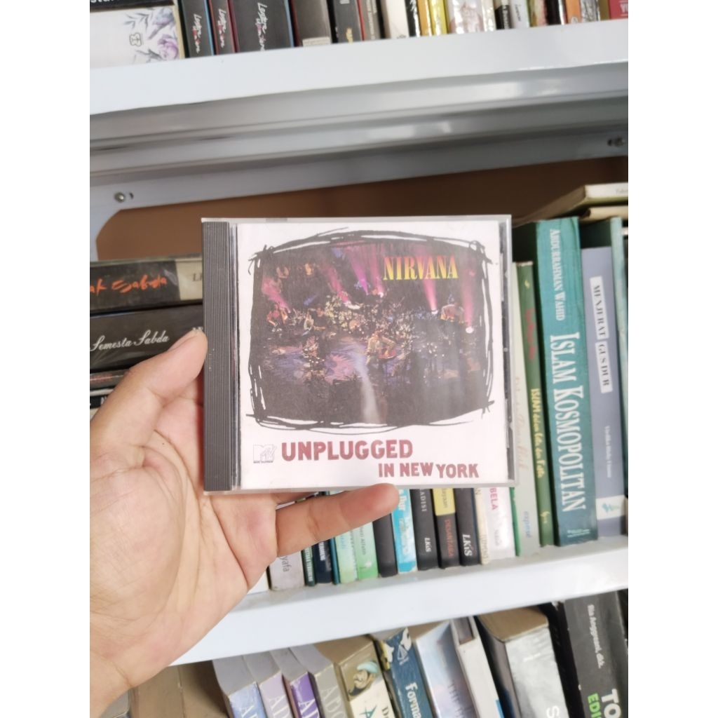 CD NIRVANA MTV UNPLUGGED IN NEW YORK MADE INI USA KURT COBAIN KRIST NOVOSELIC DAVE GROHL