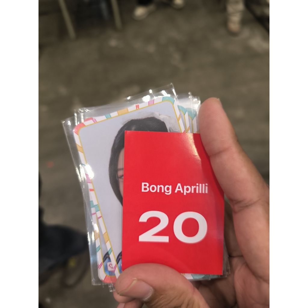 Yellow Board Photocard