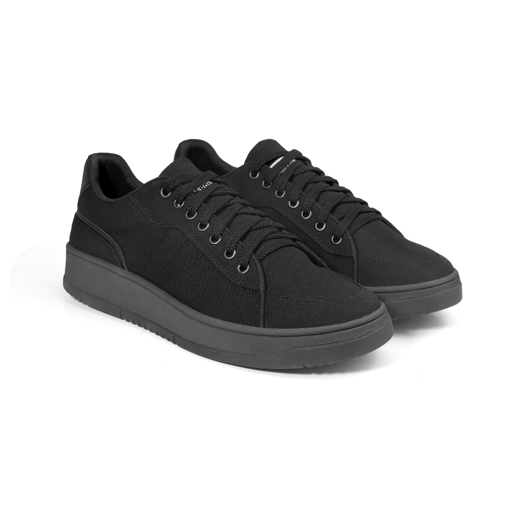 TRAGEN Footwear Grafit Full Black - Sepatu Sneakers Casual Pria