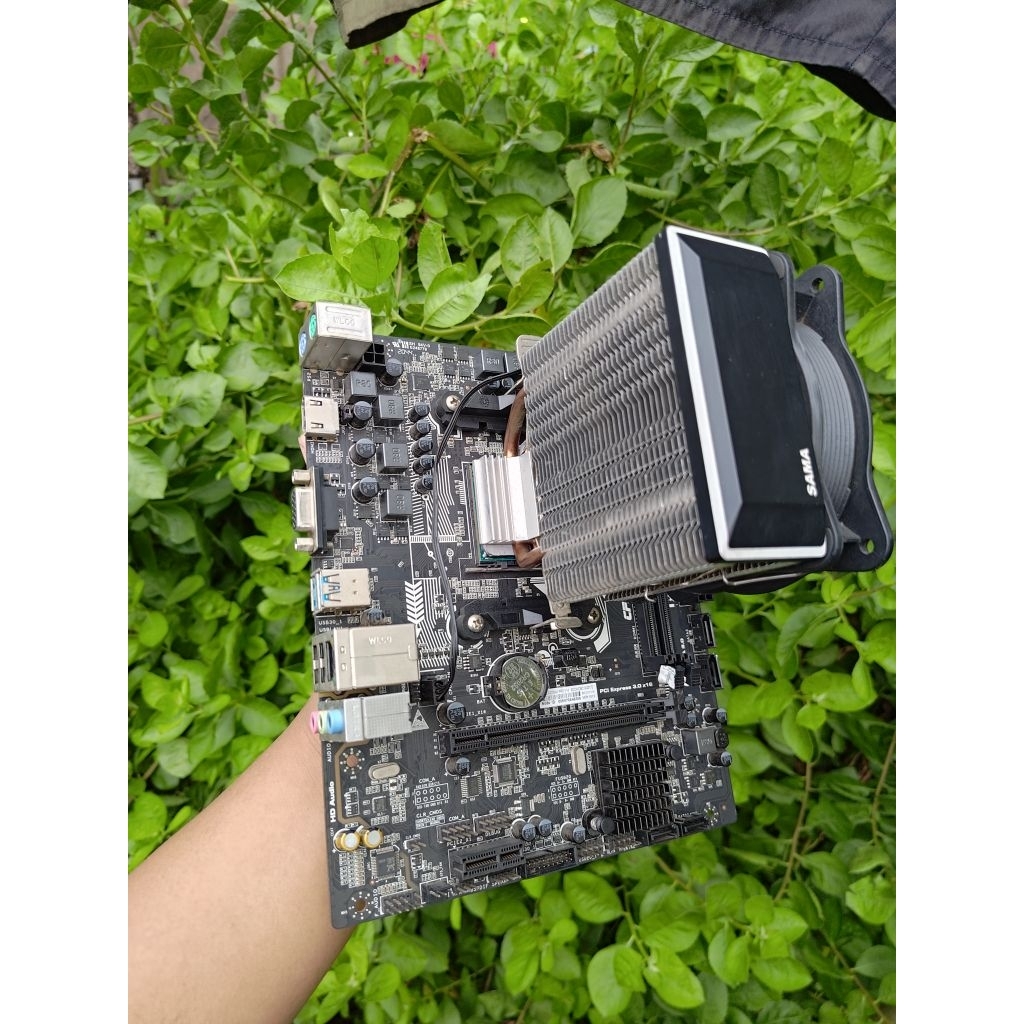 paketan motherboard colorful A320M K AM4 + athlon 3000G with radeon vega 3 dan Ram 4x2 8GB 2666