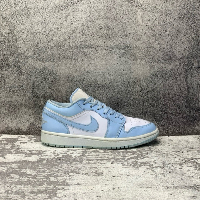 Sepatu Second Casual  Air Jordan 1 Low “Aluminum”  Size 42 insole 27 cm  Original Guarantee 100%