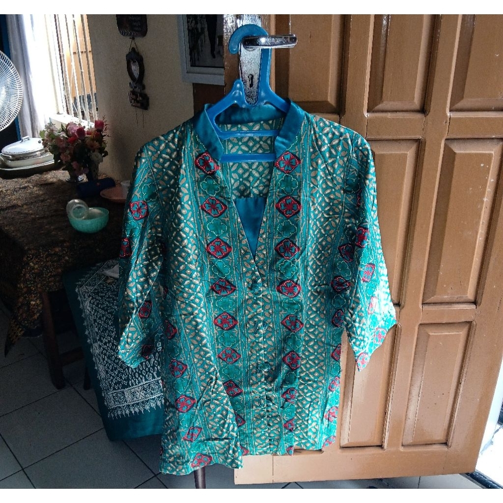 blouse batik lengan pendek