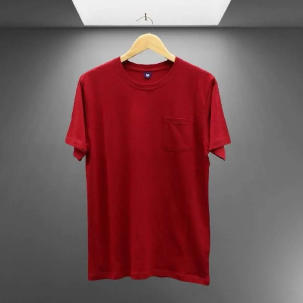 kaos polos dan sepatu futsal