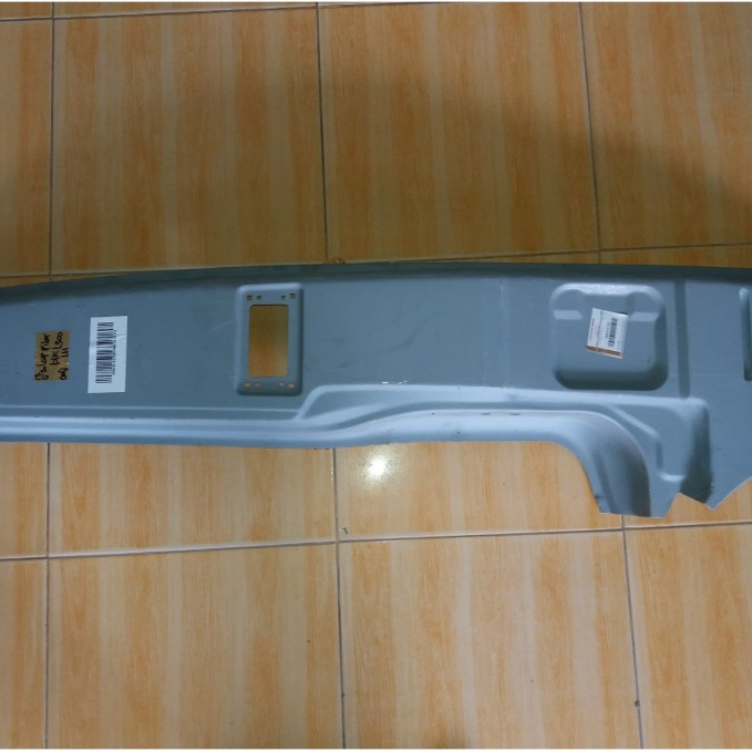 Pilar Belakang MITSUBISHI L300 Bagian Luar