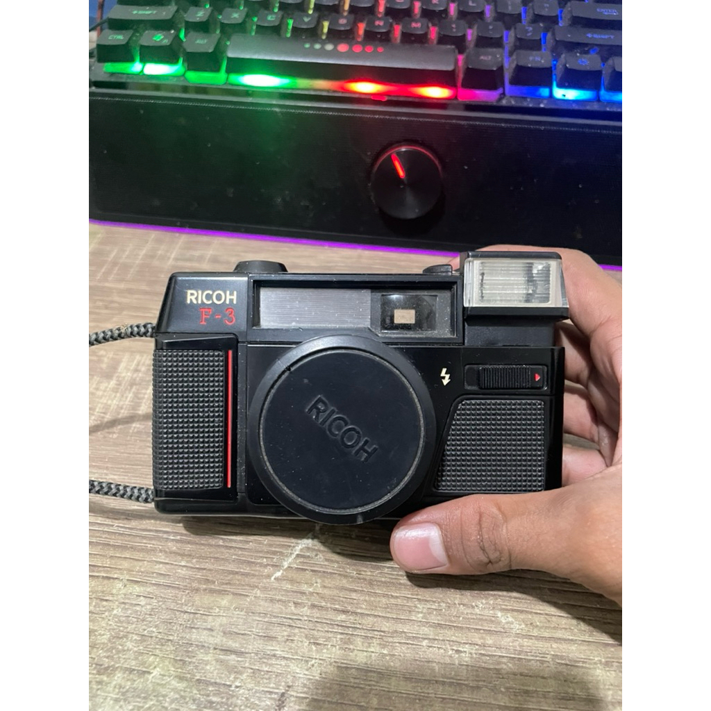 Kamera analog Ricoh F-3