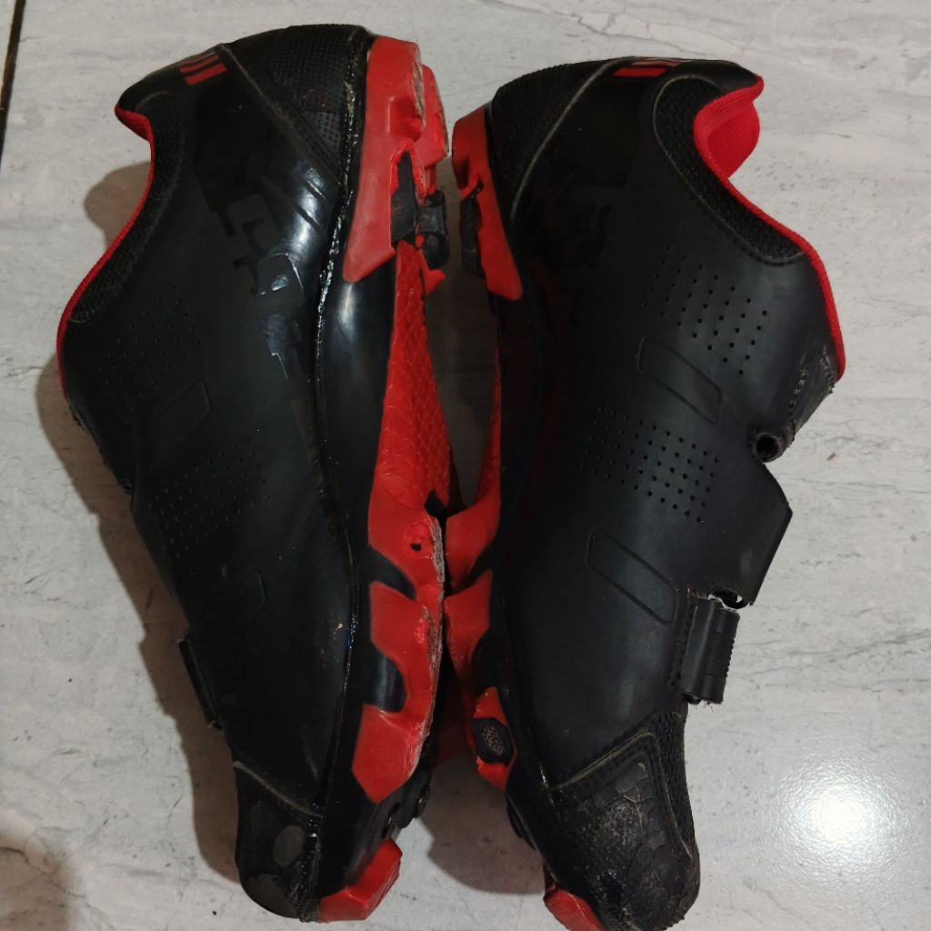 sepatu cleat mtb merk flr 42