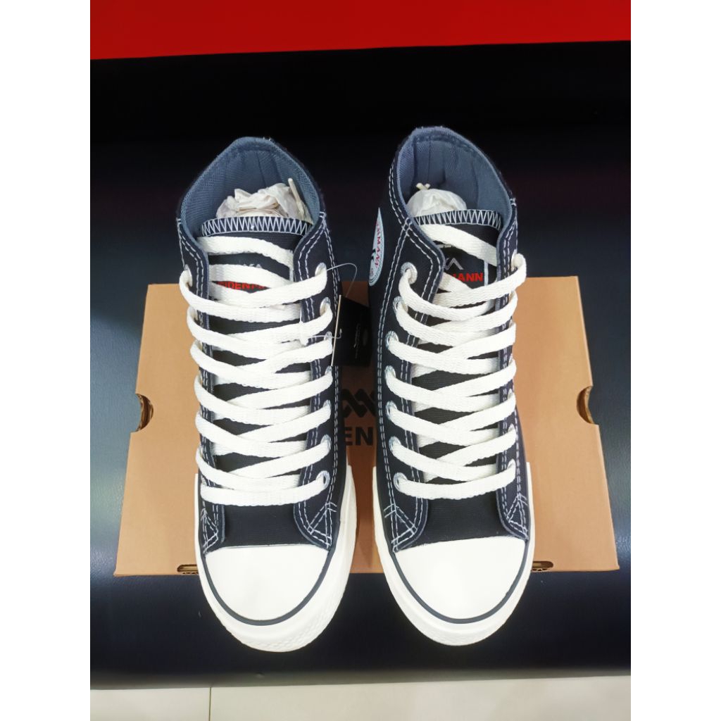 WEIDENMANN  Sepatu Sekolah BLACK WHITE