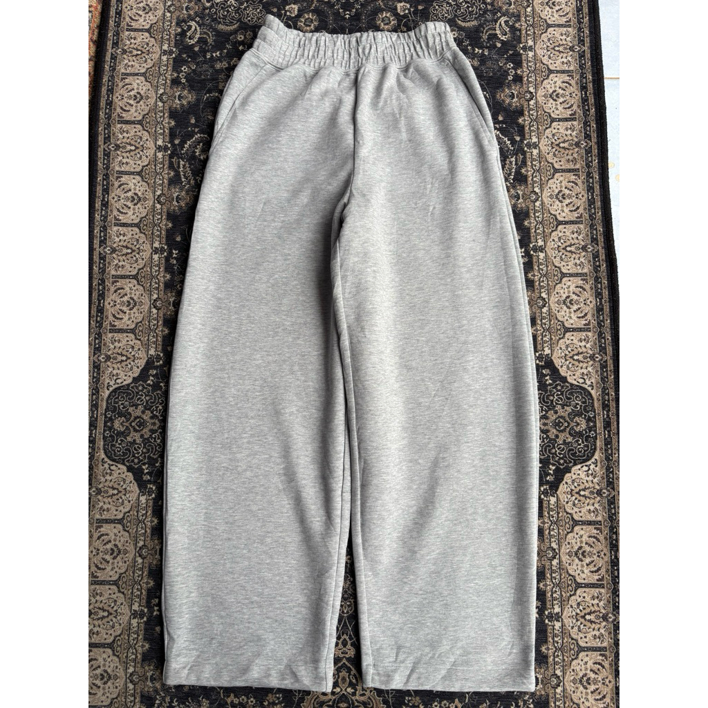 Uniqlo : C Grey Sweatpants Baggy Wide Leg Oants