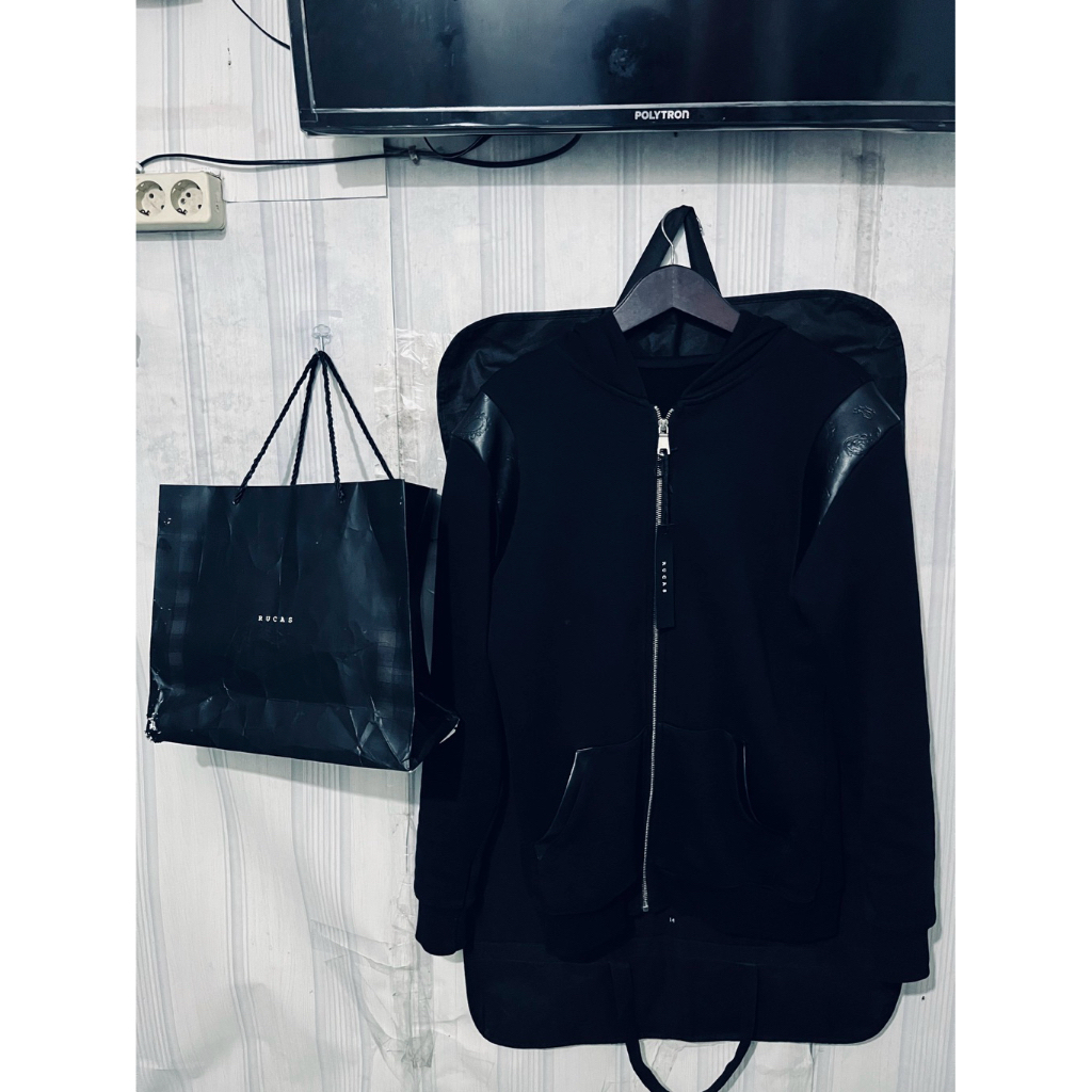 ZIP RUCAS BIMO V1