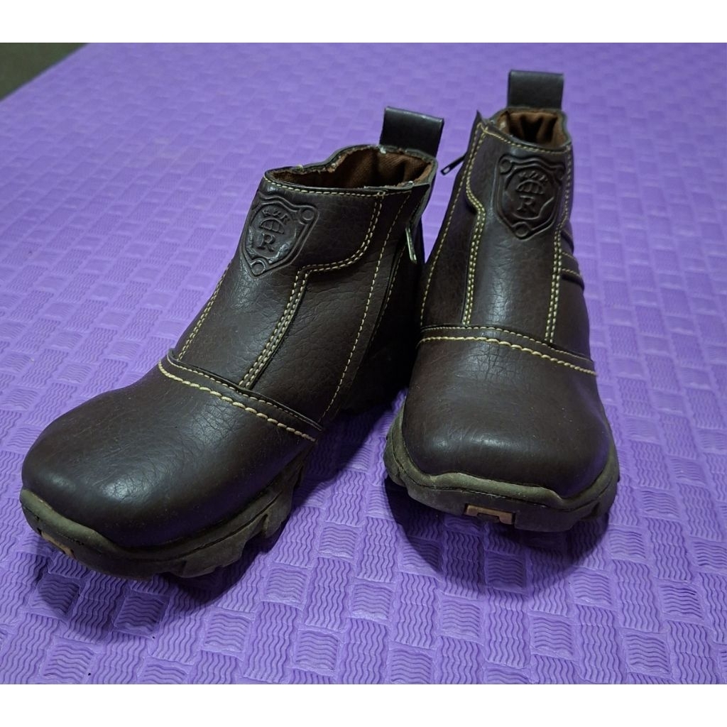 sepatu anak safety boots | size 30 (19,5) | preloved
