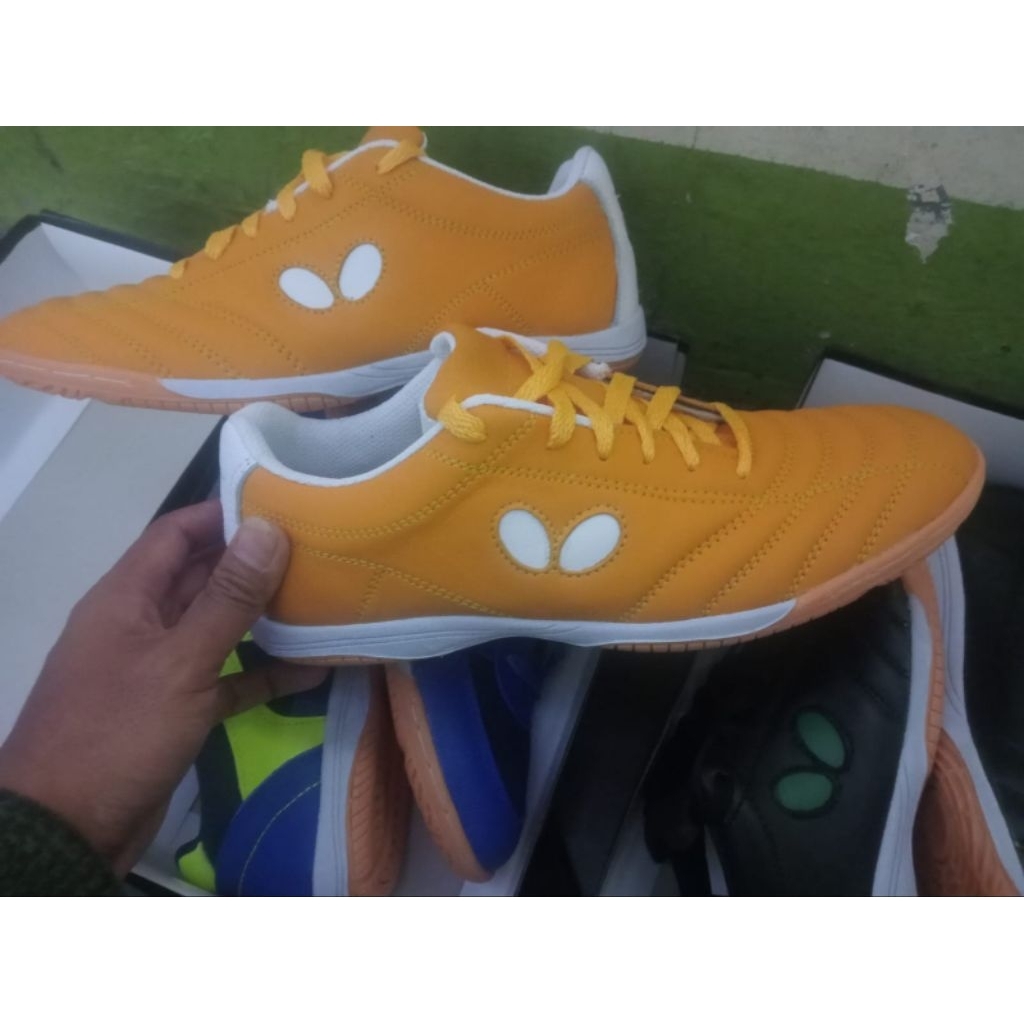 Sepatu tenis meja badminton pria wanita terbaru