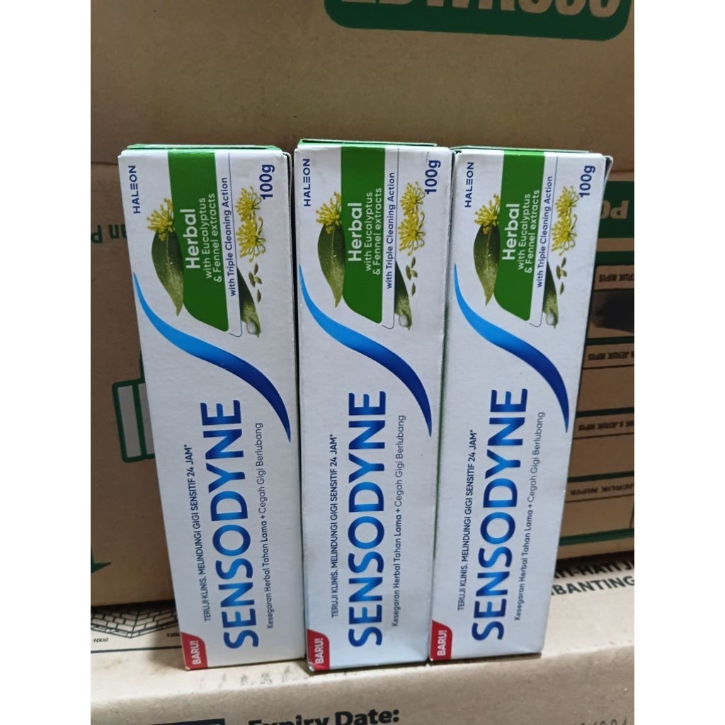 Sensodyne Toothpaste Pasta Gigi Sensitif Sensasi Kesegaran Herbal 3x100gr [TRIPLEPACK]