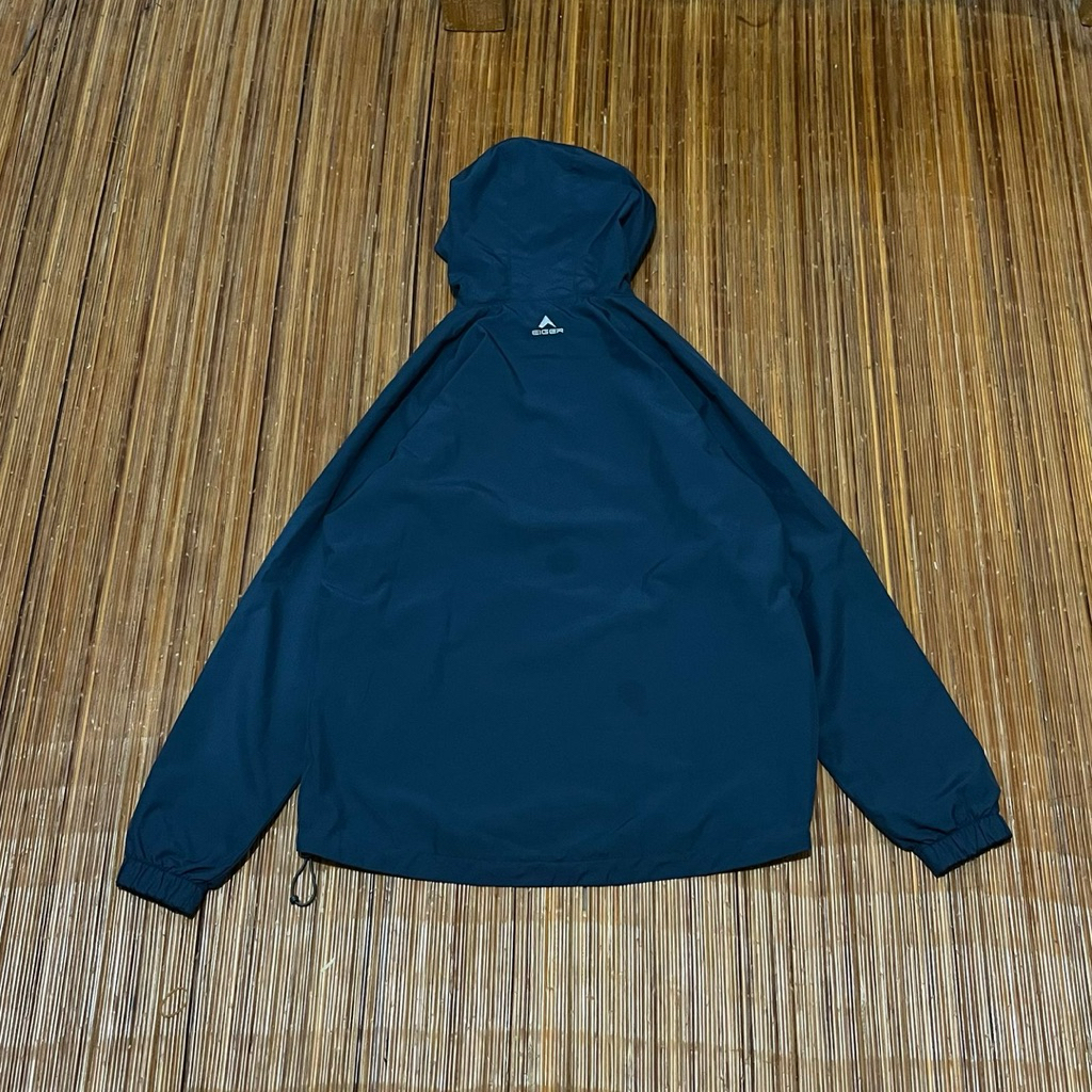 JACKET GUNUNG EIGER