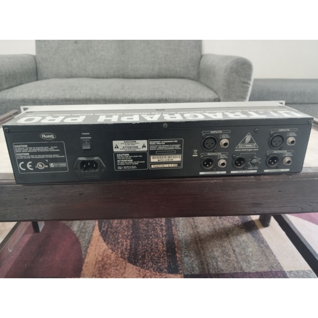 equalizer behringer 3102fbq
