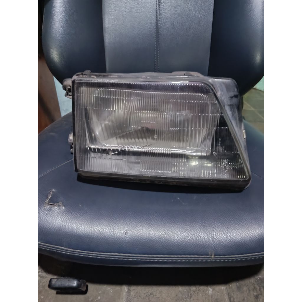 headlamp Suzuki Forsa kanan