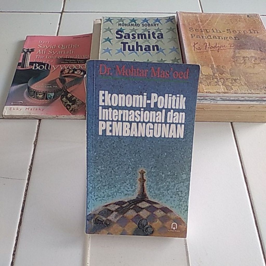 ekonomi-politik internasional dan pembangunan