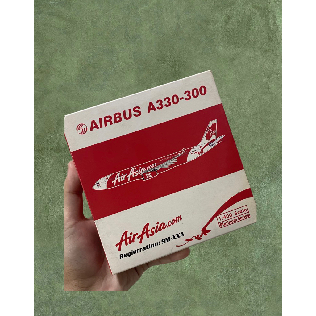 Phoenix Models AirAsia 1:400 9M-XXA Airbus A330-300.