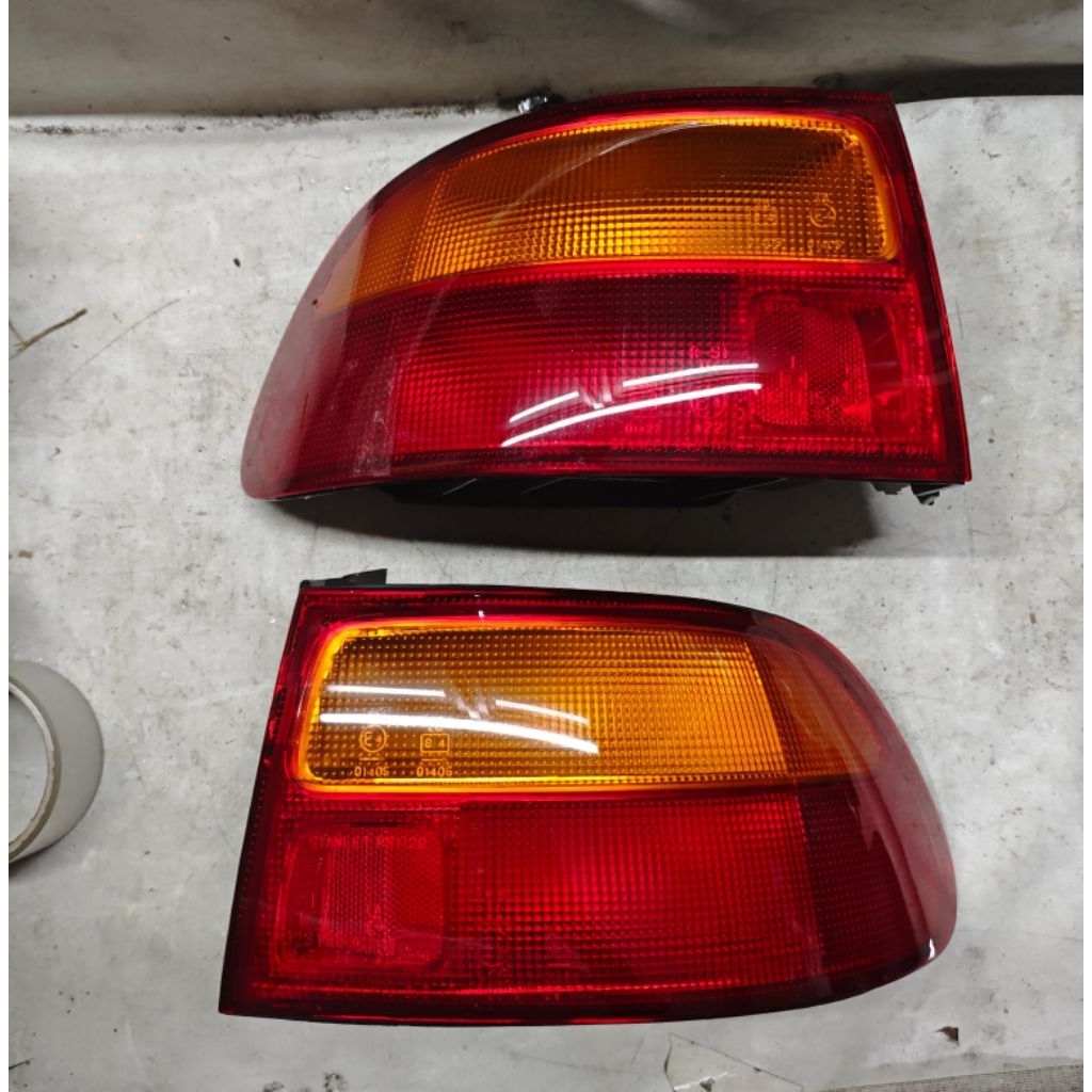 Stoplamp lampu belakang honda civic estilo SR3 91 - 93 nos original