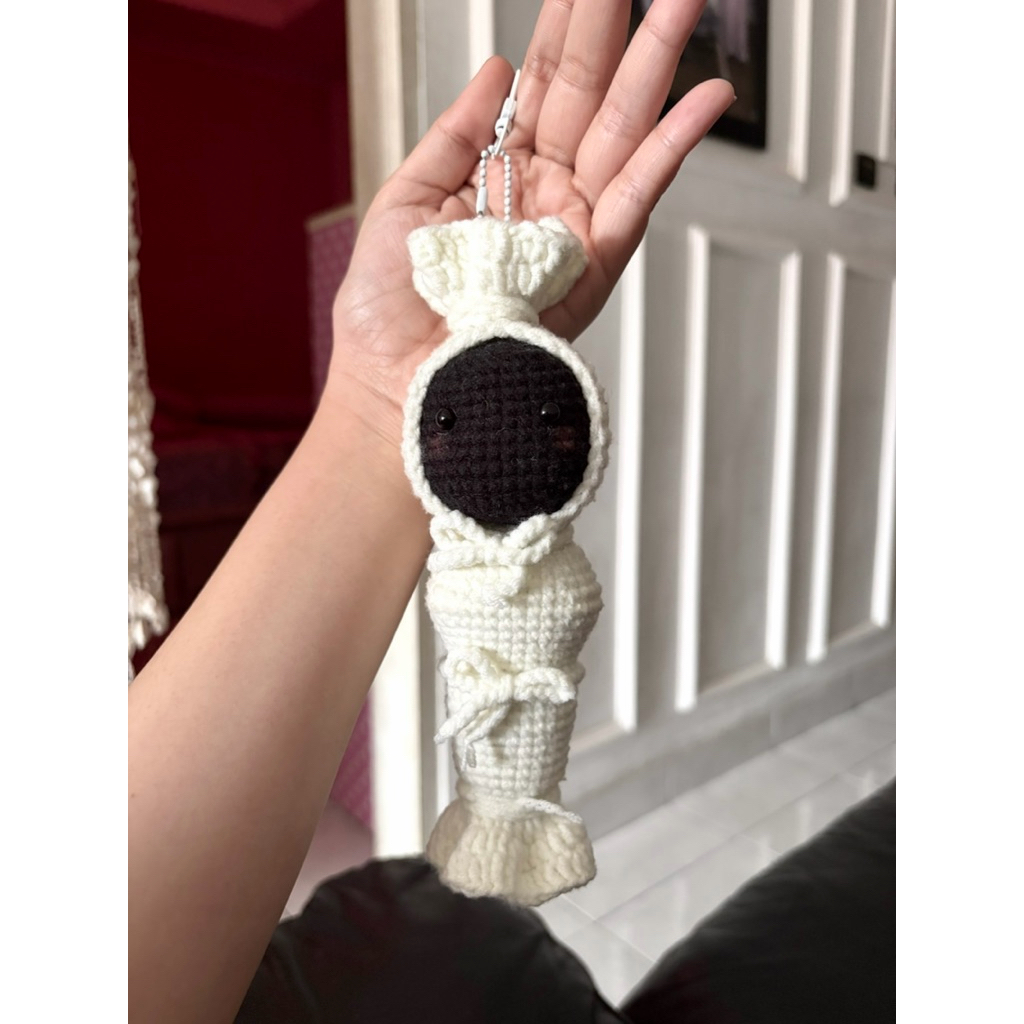 amigurumi bagcharm pocong // boneka rajut pocong by crocherens