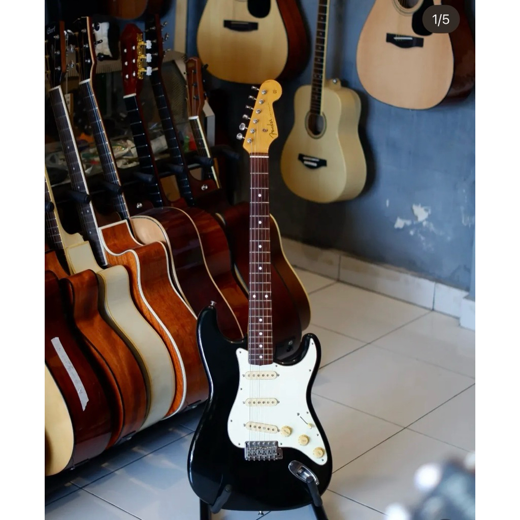 Gitar Elektrik Fender Stratocaster Japan ST62 Full Original