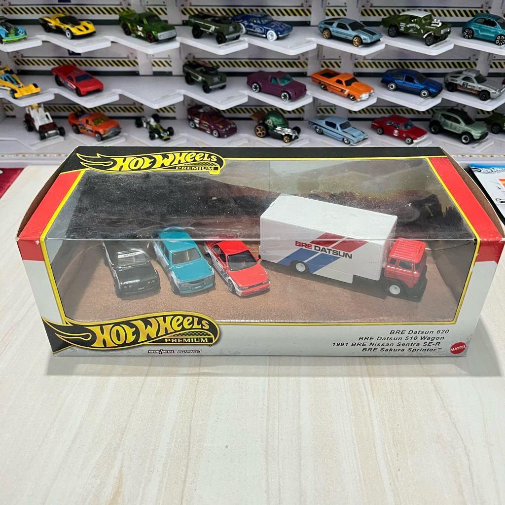 Hotwheels Premium Diorama Set Bre Datsun