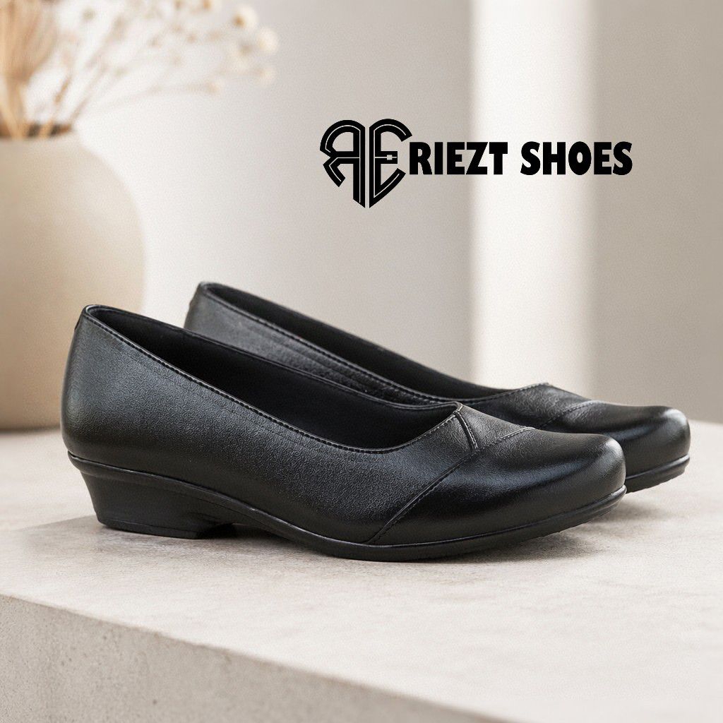 Sepatu Pantofel Wanita Kerja Kantor Sepatu Ibu Guru Perawat Warna Hitam