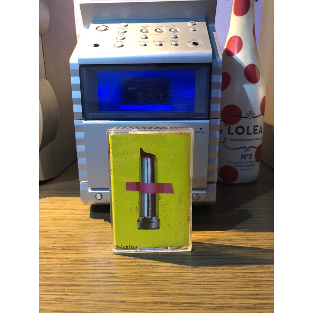 kaset pita lips