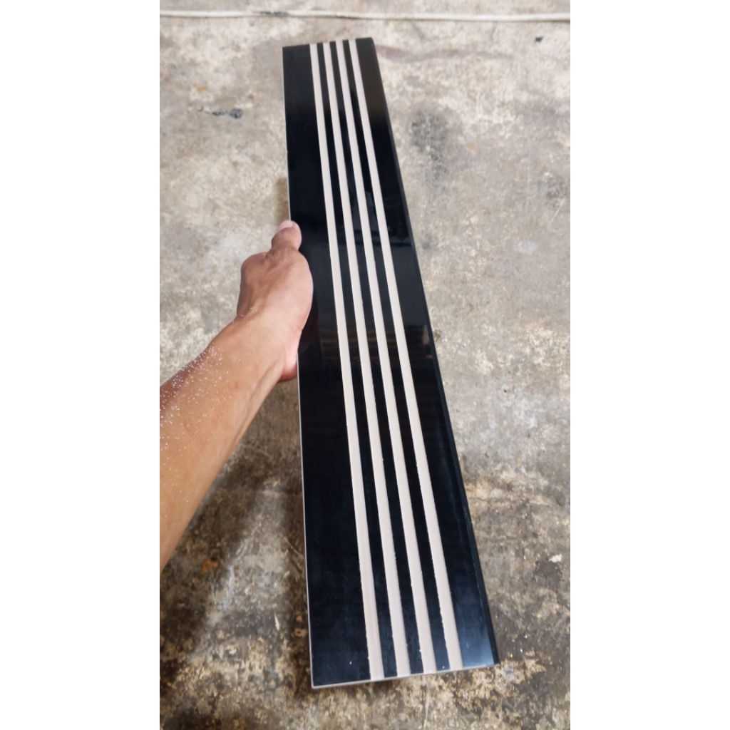 List Granit 10x60 Hitam Zebra