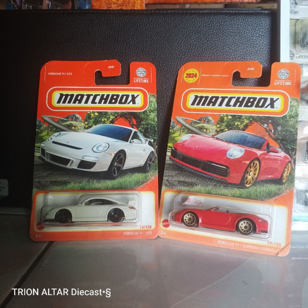 (TADS) MATCHBOX SET BUNDLE : PORSCHE 911 GT3 (WHITE) & PORSCHE 911 CARRERA CABRIOLET (RED) (METAL/PL
