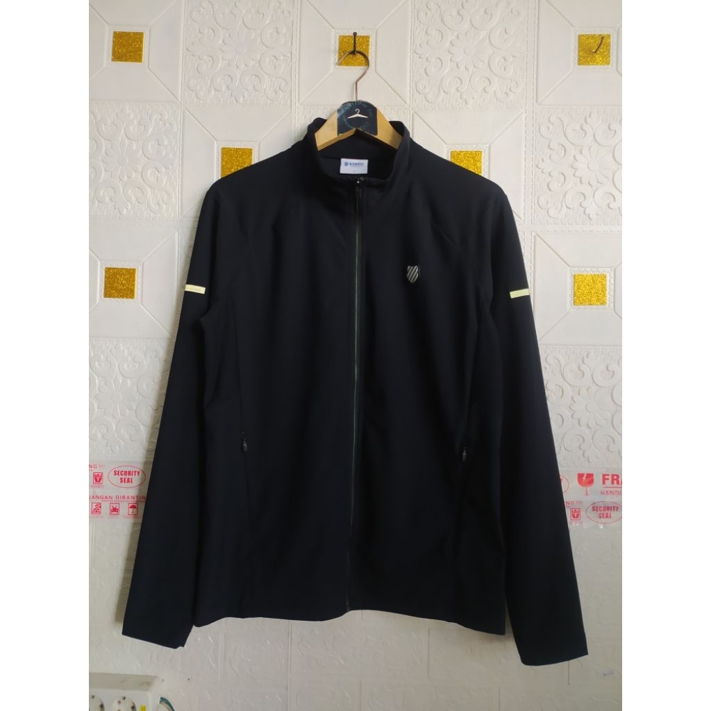 jaket olahraga/running kswis hitam