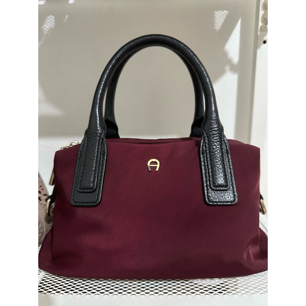 Aigner Clara Burgundy