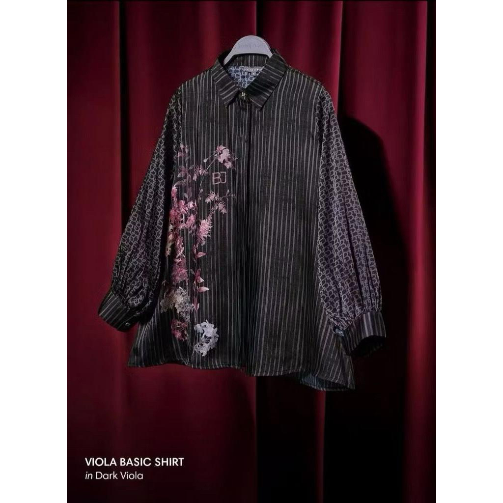Benang Jarum Viola Monogram Basic Shirt Black Size S dan Monogram Pleated Skirt Marigold (Brand New)