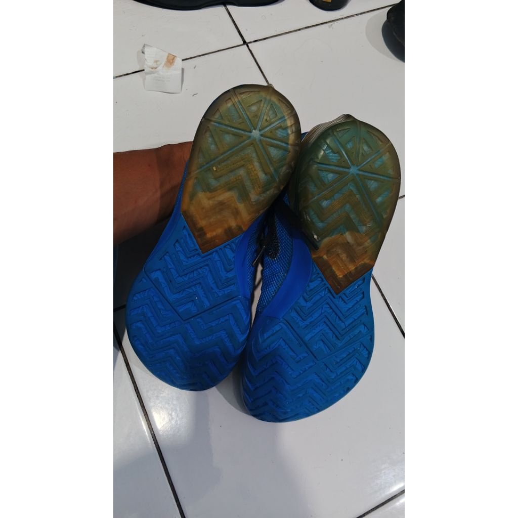 sepatu seken 45