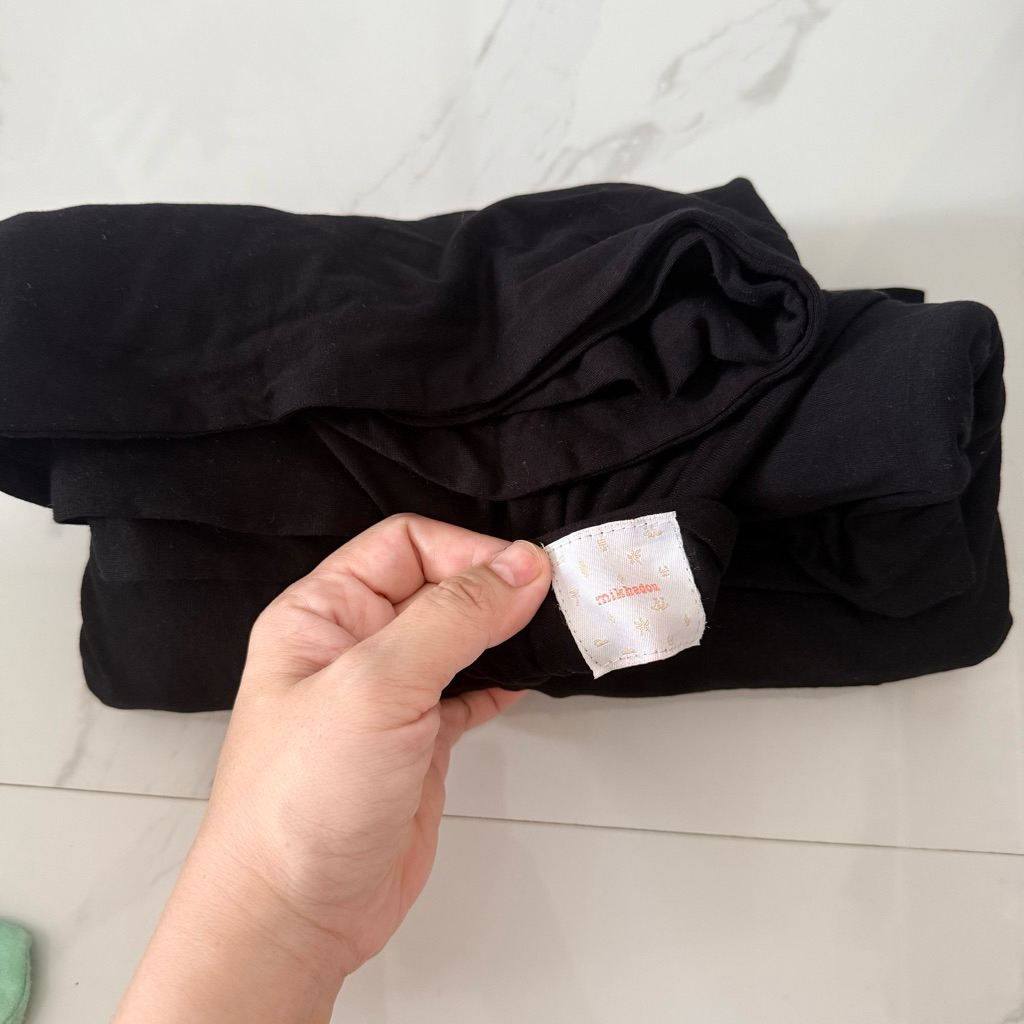 preloved mikhadou strechy baby wrap HITAM
