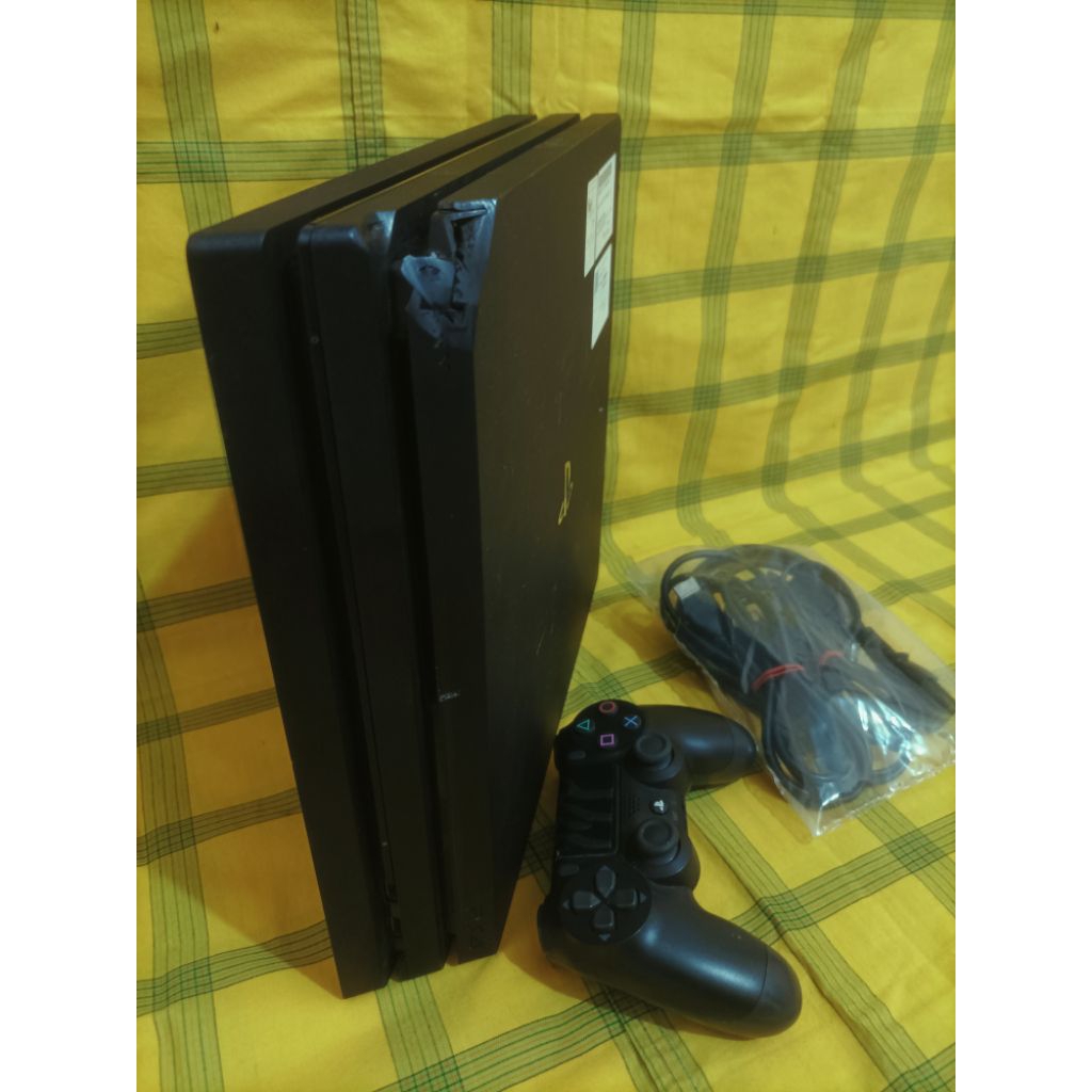 PS4 pro original 1TB