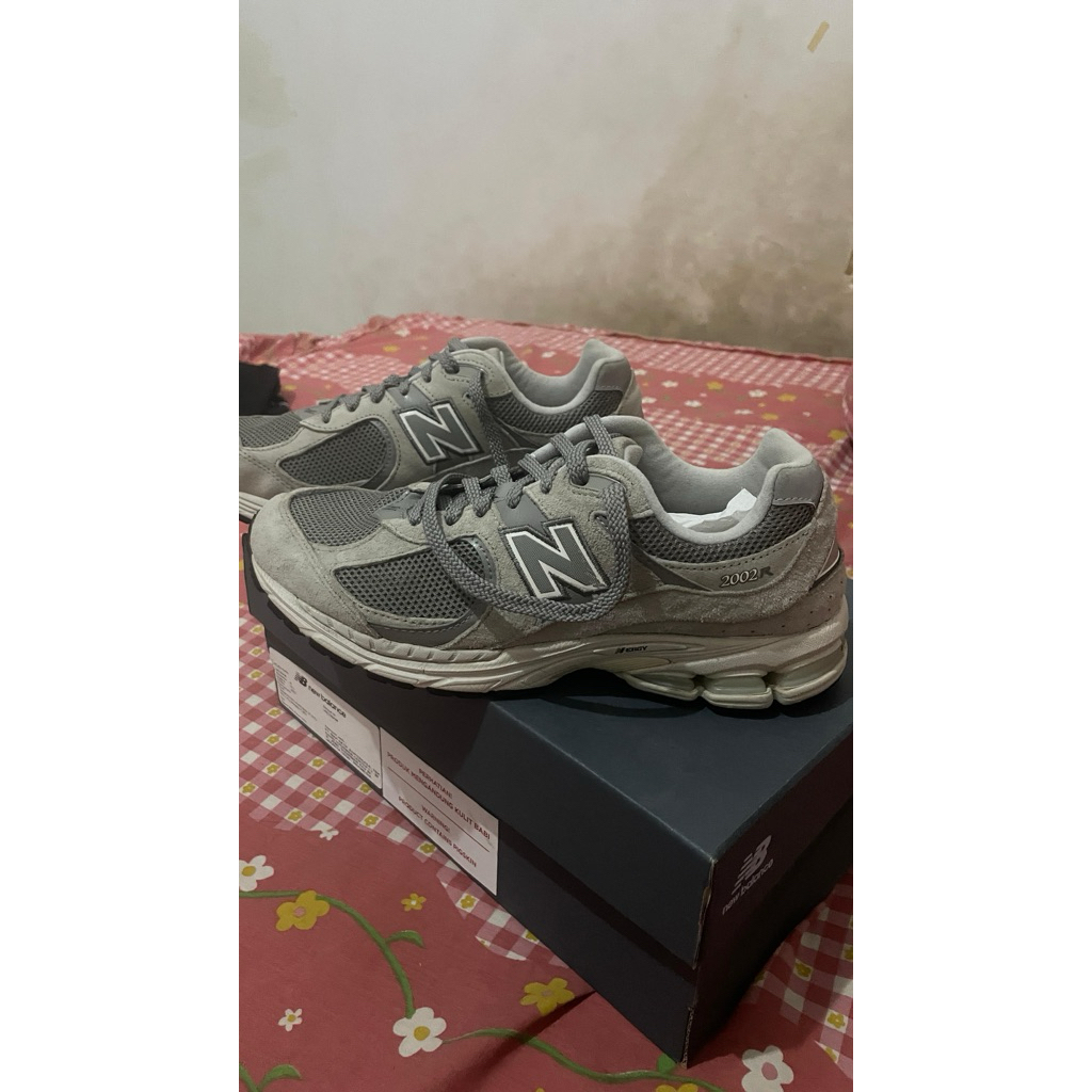 new balance 2002r marblehead