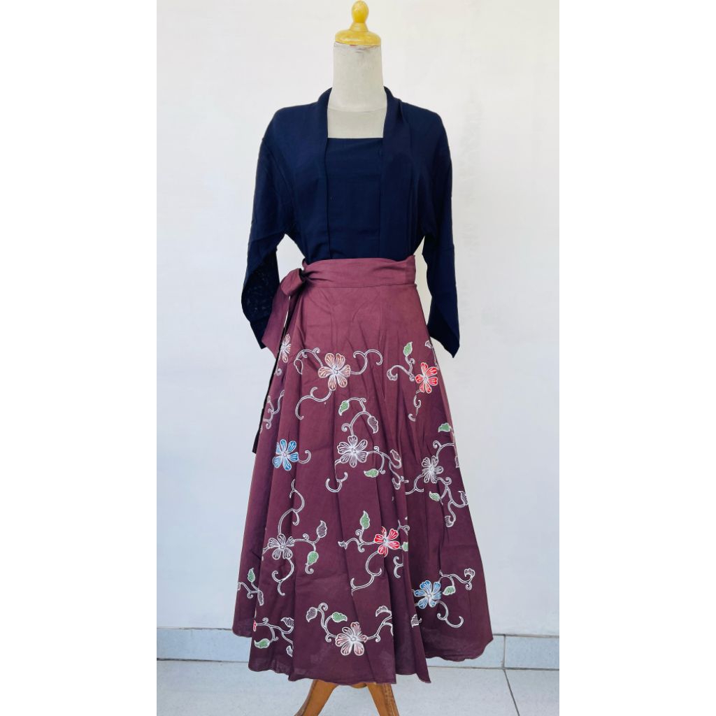 Rok Lilit Batik Tulis