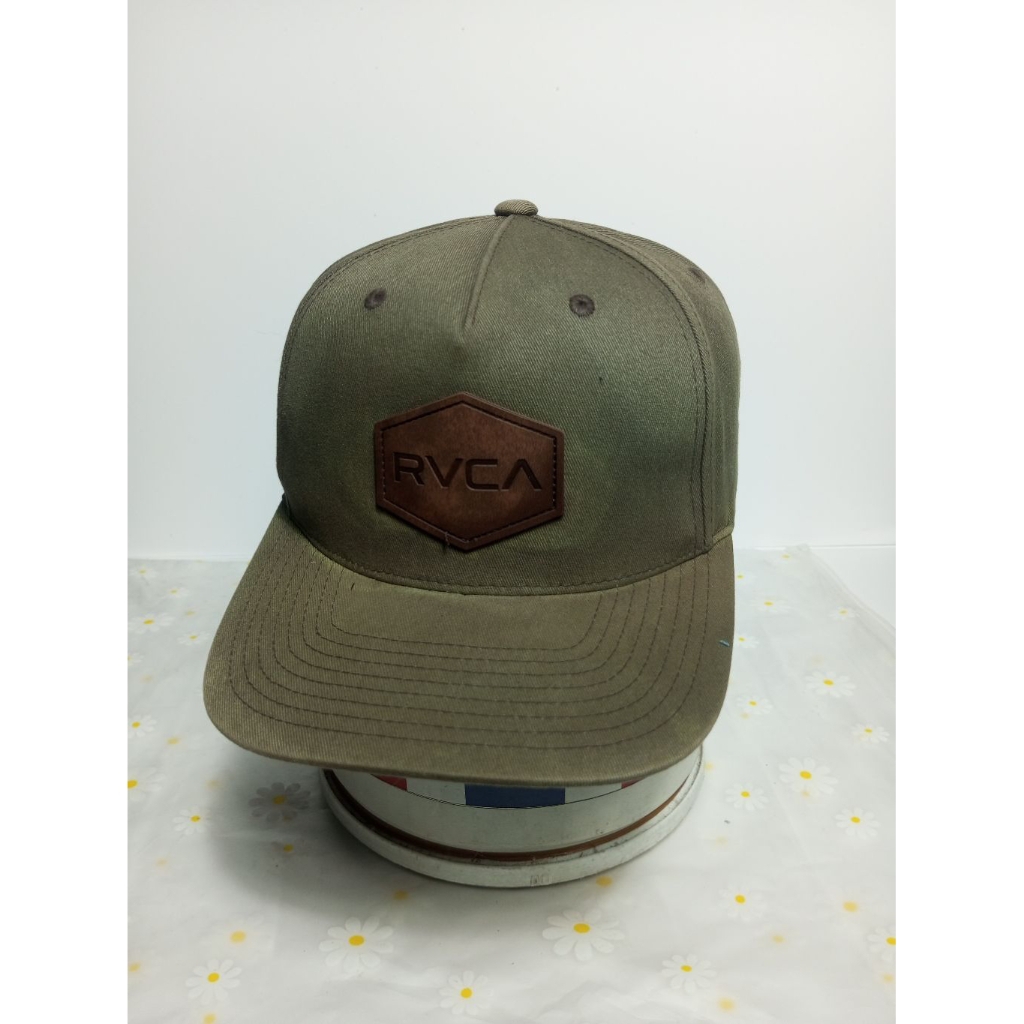 Topi Snapback RVCA Commonwealth DLX Snapback Hat.(Butuh repaint)