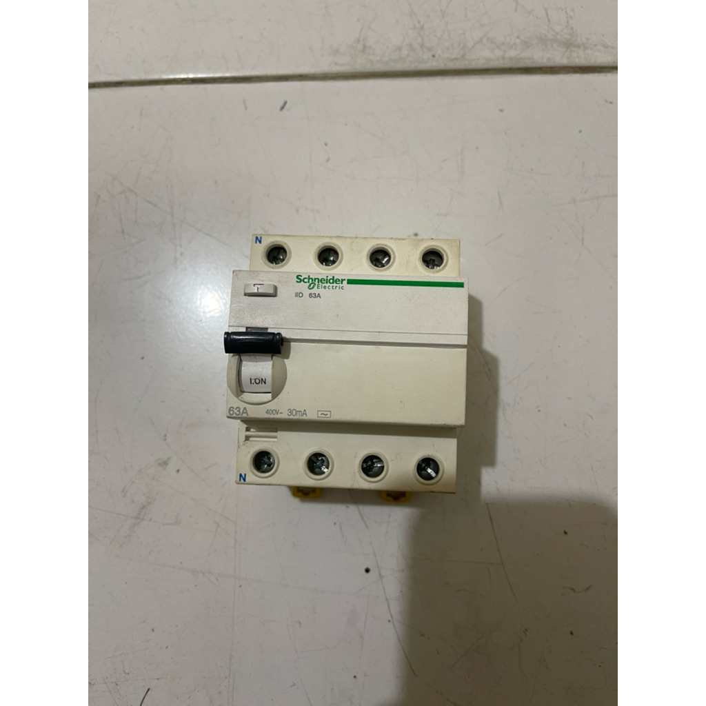 ELCB RCCB IID SCHNEIDER 4P 63A 4P 30MA bekas
