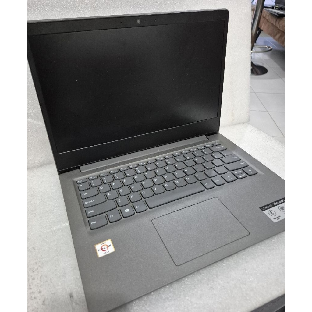 LAPTOP LENOVO V14 ATHLON GOLD RAM 8GB SSD 256GB