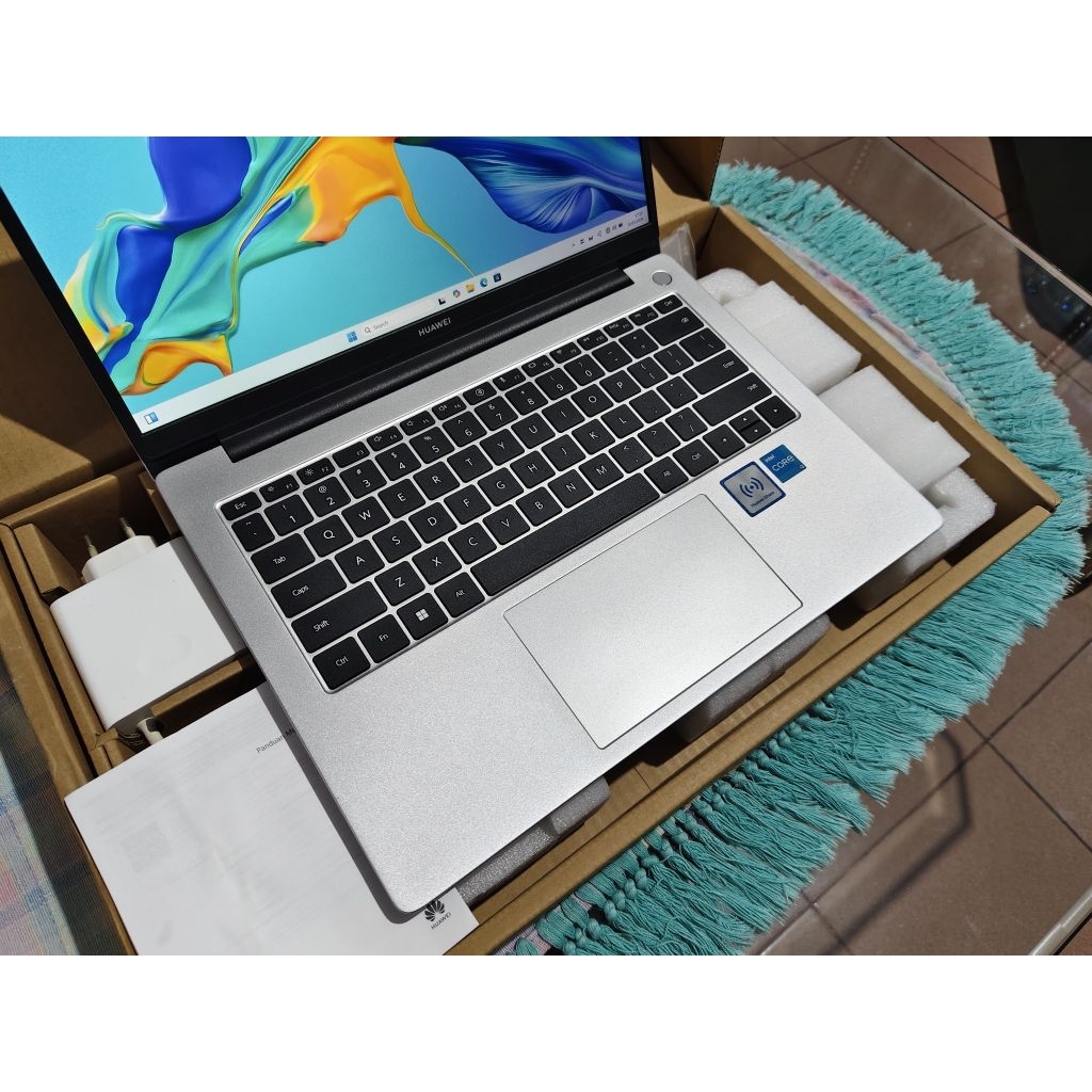 laptop huawei matebook d14 core i3 1215u 8/256 wuxga ips