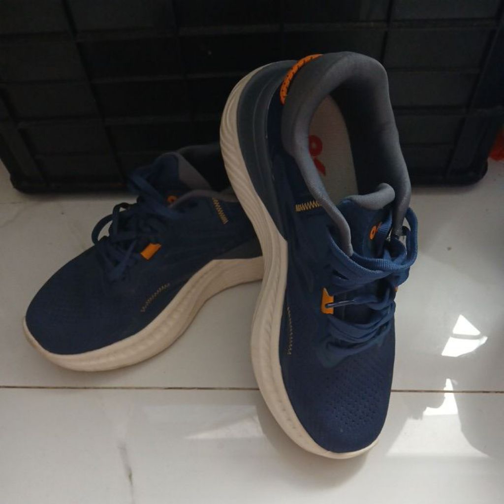 PRELOVED Sepatu Kanky Story Elevate - Sepatu Sneakers Running Pria Dewasa size 39