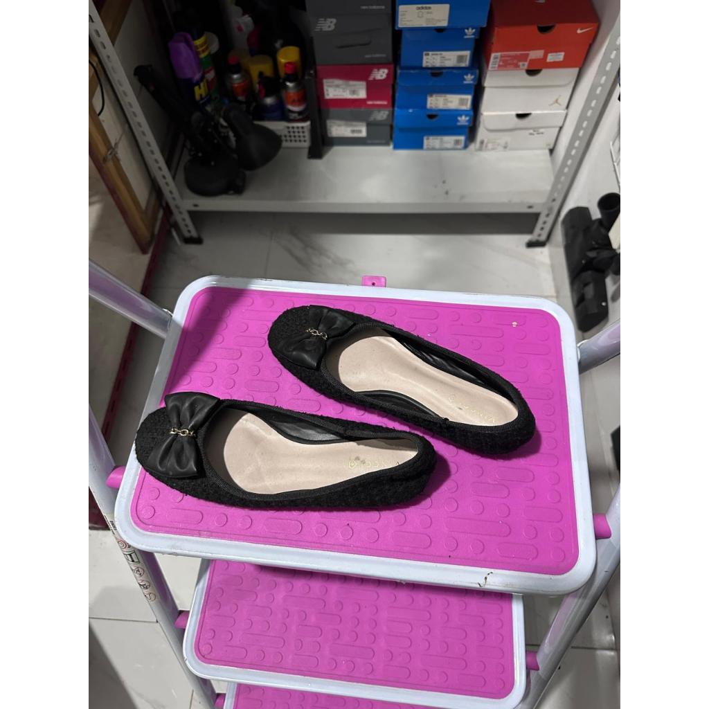 Vincci Flat Shoes Hitam
