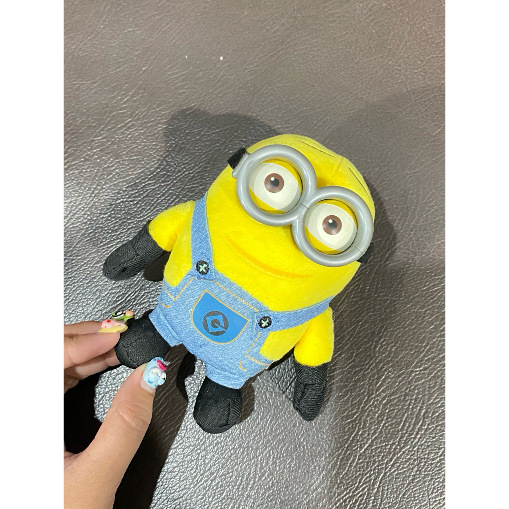 Minion Mata Keras