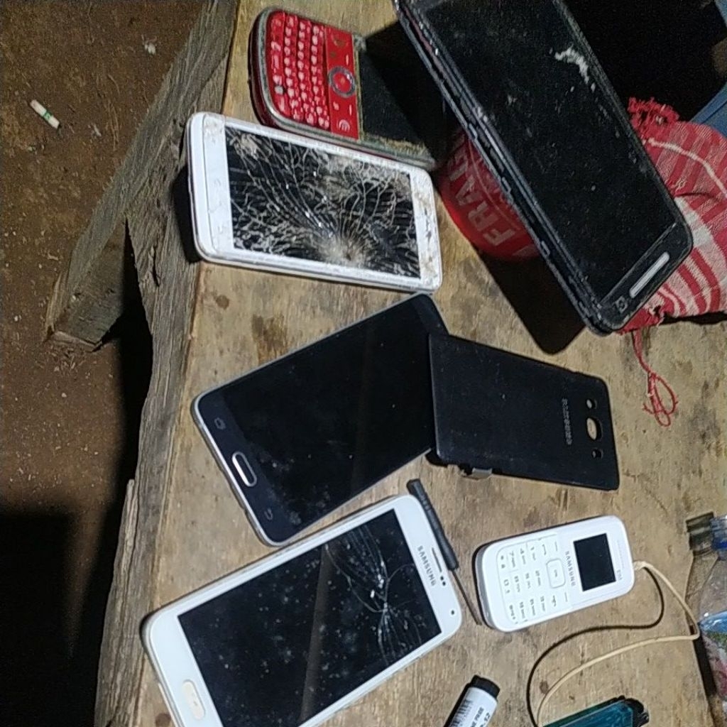 HP RONGSOK utuh tanpa batrai android dan cina