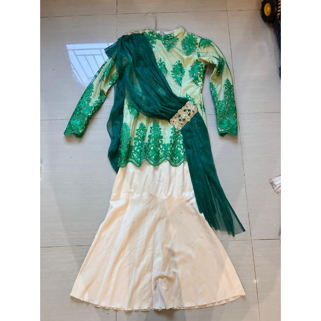 Gamis brukat baju kondangan wisuda full brokat warna hijau cream model duyung kebaya